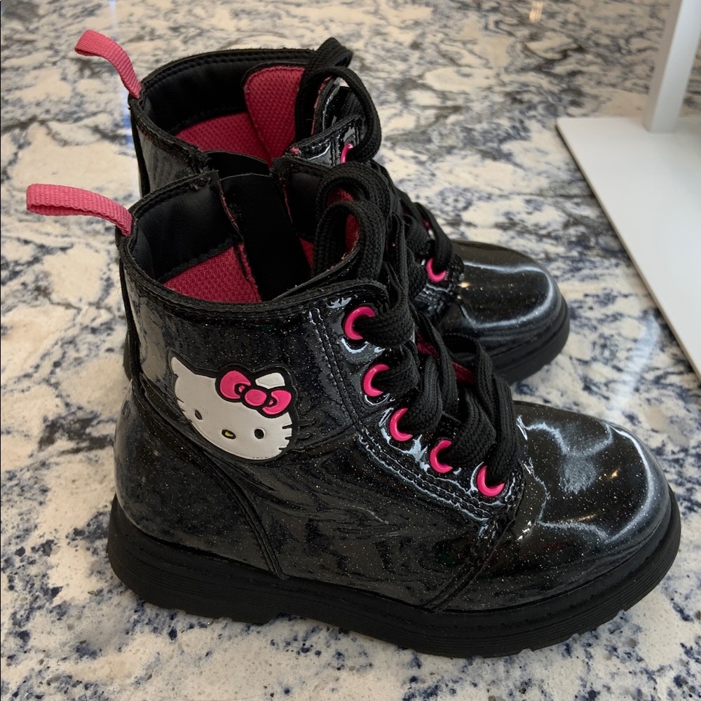 Hello Kitty boots  Black and pink interior size 9